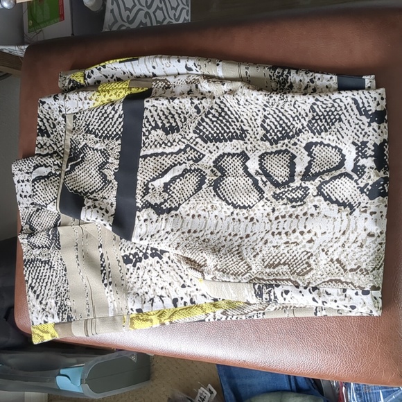 Vince Camuto Snakeskin Print Wide Leg Lightweight Dress Pants Size 4 - Picture 9 of 9